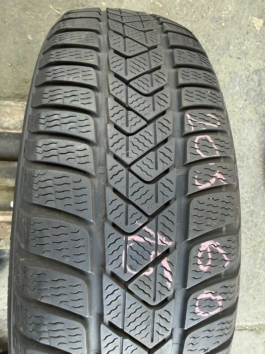 Anvelopa iarna 205/60 R17 - Pirelli Sotto Zero 3 cu steluta bmw