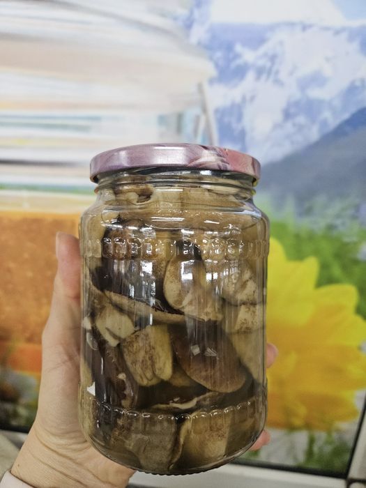 Грибы маринованные