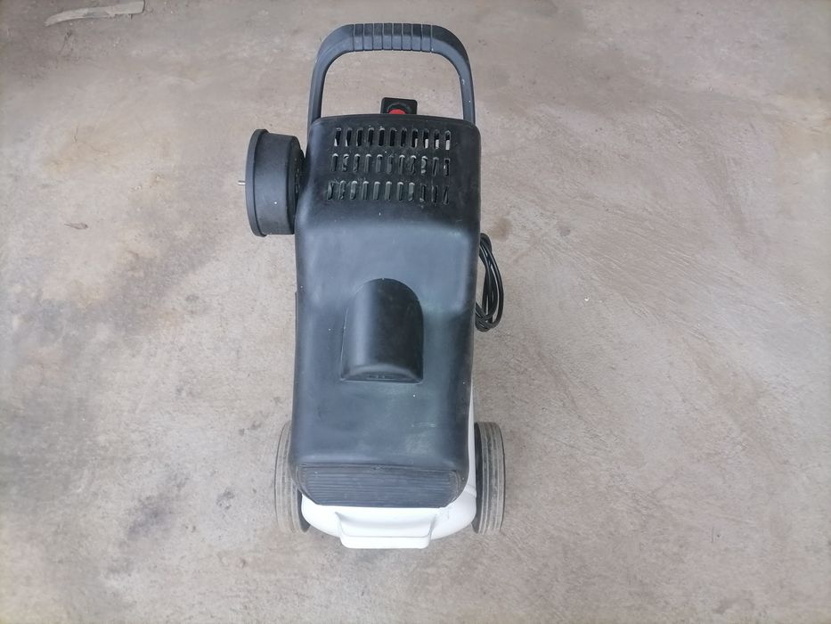 Compresor Aer 24Litri 8 Bari 184 Litri refulat