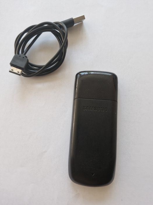 Продавам телефон Самсунг