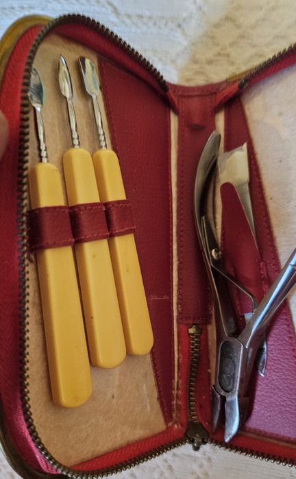 Несесер за маникюр