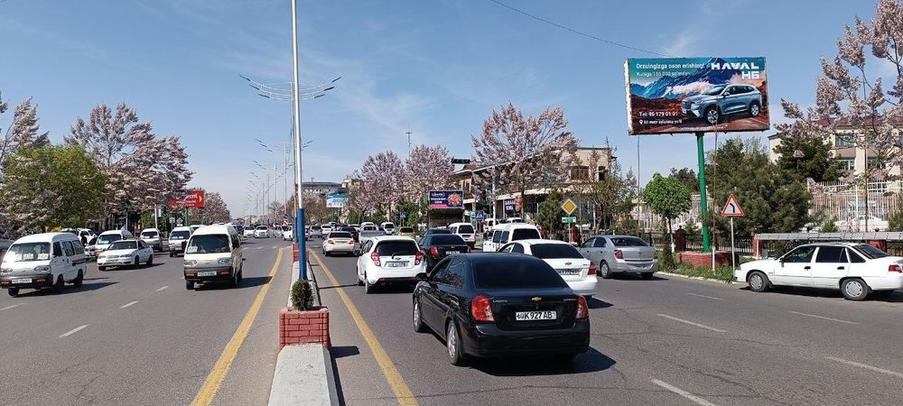 Bilbordlarda reklama // bannerlarda, led ekranlarda // tashqi reklama