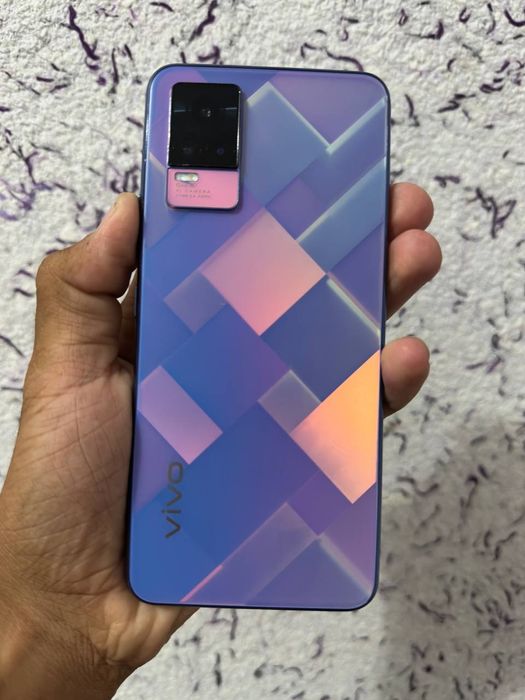 Vivo V21 e
Barmoq izi ekranda Quylay va ju