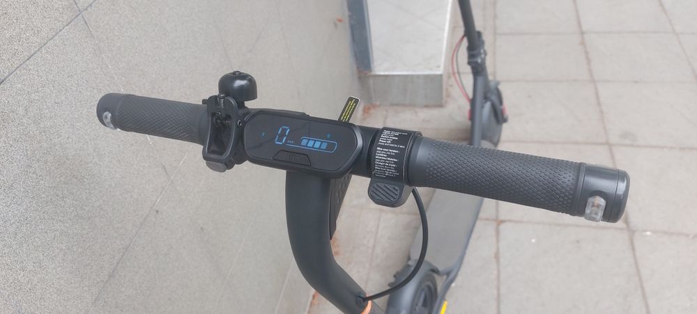 Продавам електрическа  тротинетка Ninebot от Германия