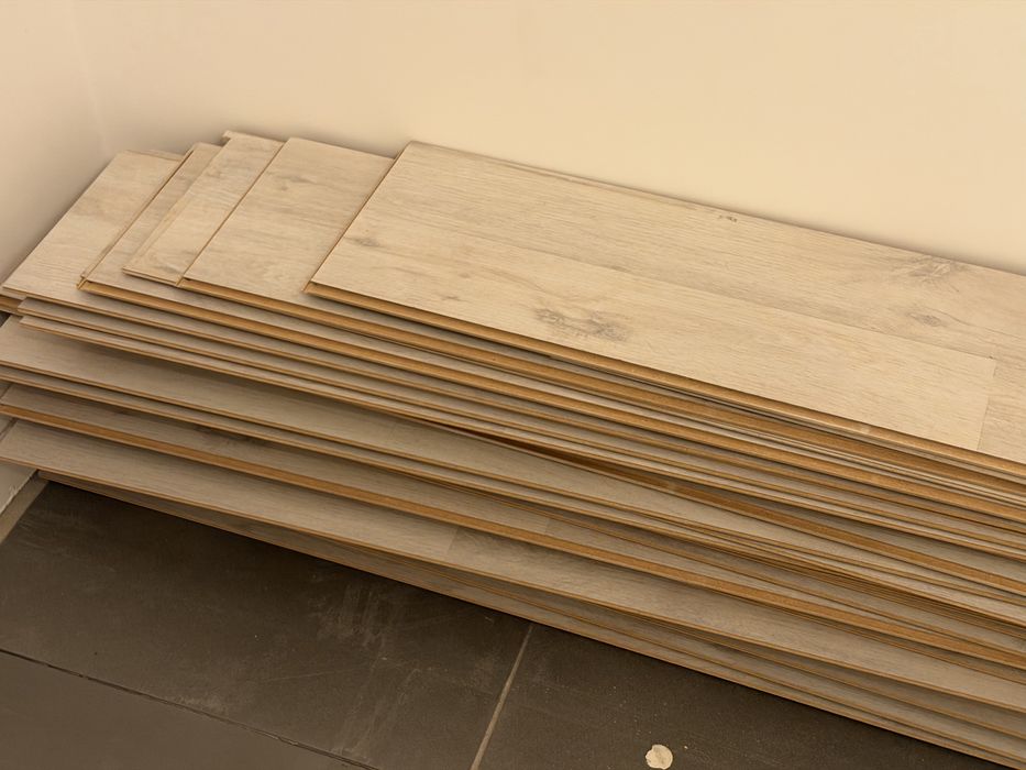 Aproximativ 35mp parchet laminat