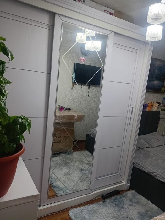 Белый шкаф- купе