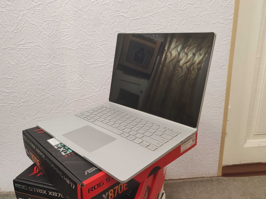 Ноутбук-трансформер Microsoft Surface Book 13.5" (Core-i5/8GB/128GB)