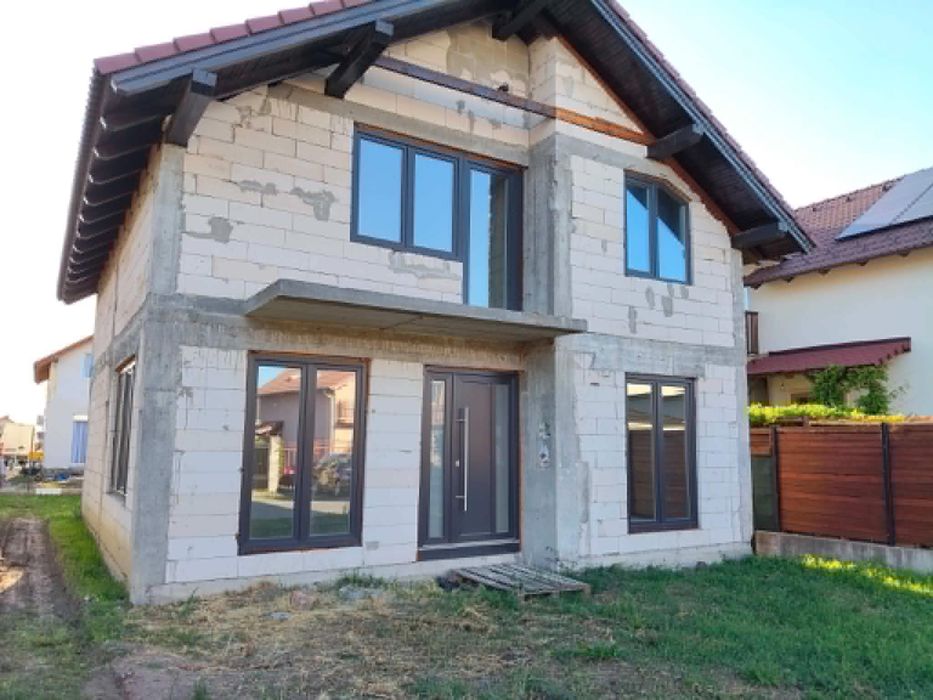 CASA de vanzare!!