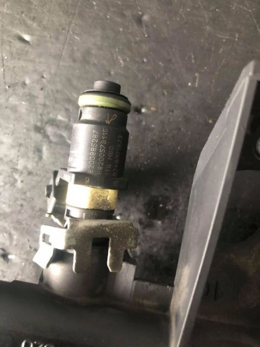 injector 1.2 b tce renault clio 3 twingo 3 modus  dupa 2007