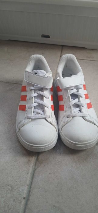 Маратонки адидас