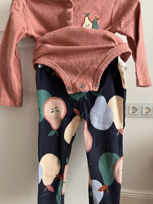 Vand set Carters marimea 12-18 luni roz cu pere pentru fete