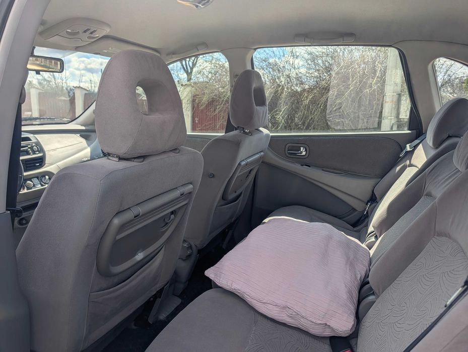 Nissan Almera Tino