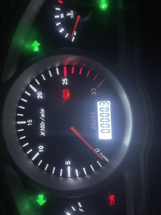 Трактора вече е регистриран ,  нов . ГО, ГТП, 25 к.с.  4х4 ,фреза