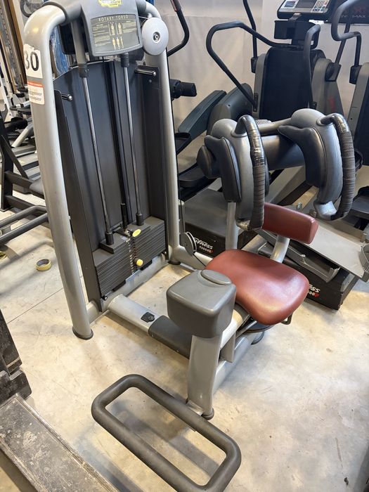 Aparat abdomen intercostal technogym