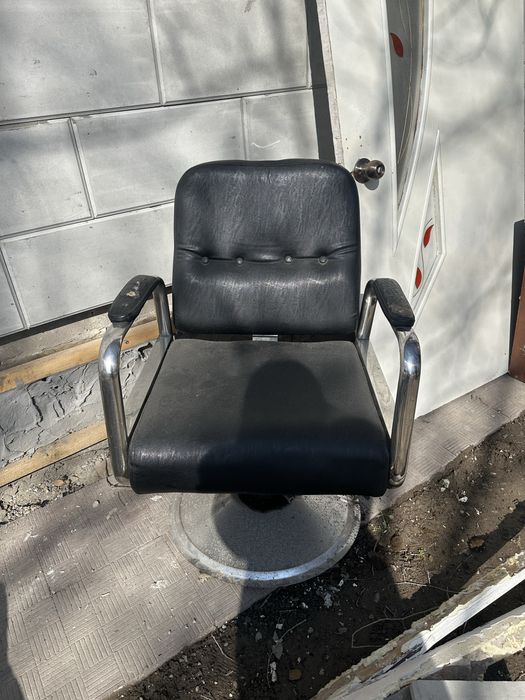 Срочно продаётся парикмахерское оборудование