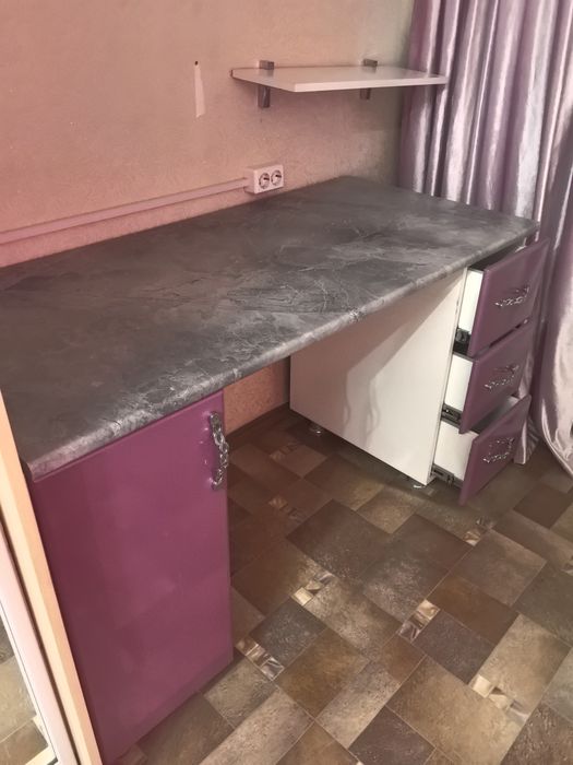 Продам шкафы и стол б/у