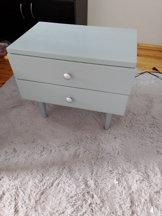 Ночно шкафче реновирано
