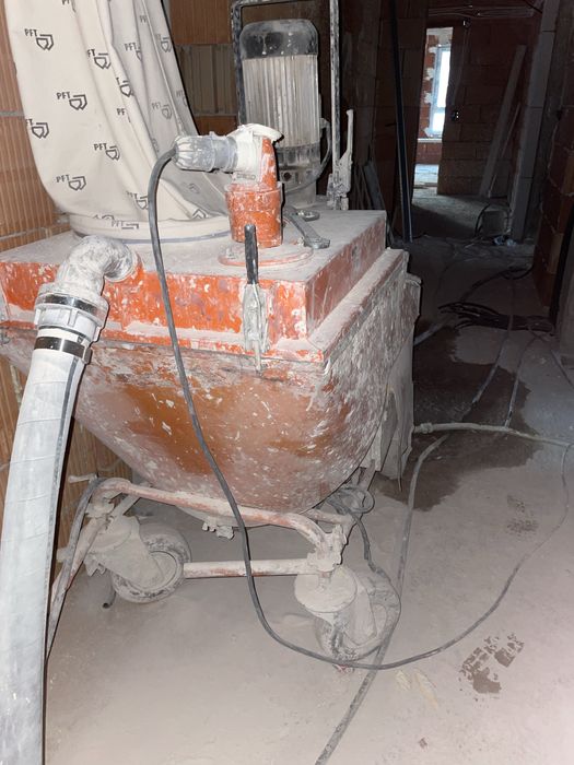 Продавам машина PFT G4 напълно