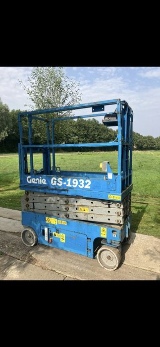 Nacela electrica tip foarfeca GENIE