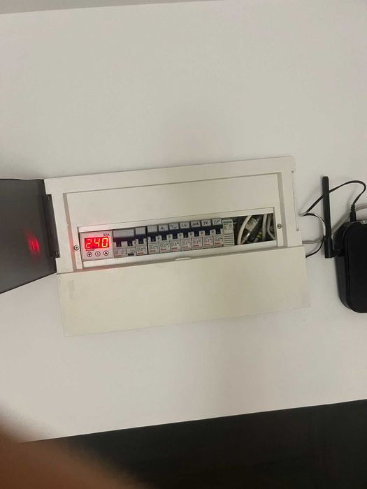 Electrician instalații electrice rezidențiale – case și apartamente