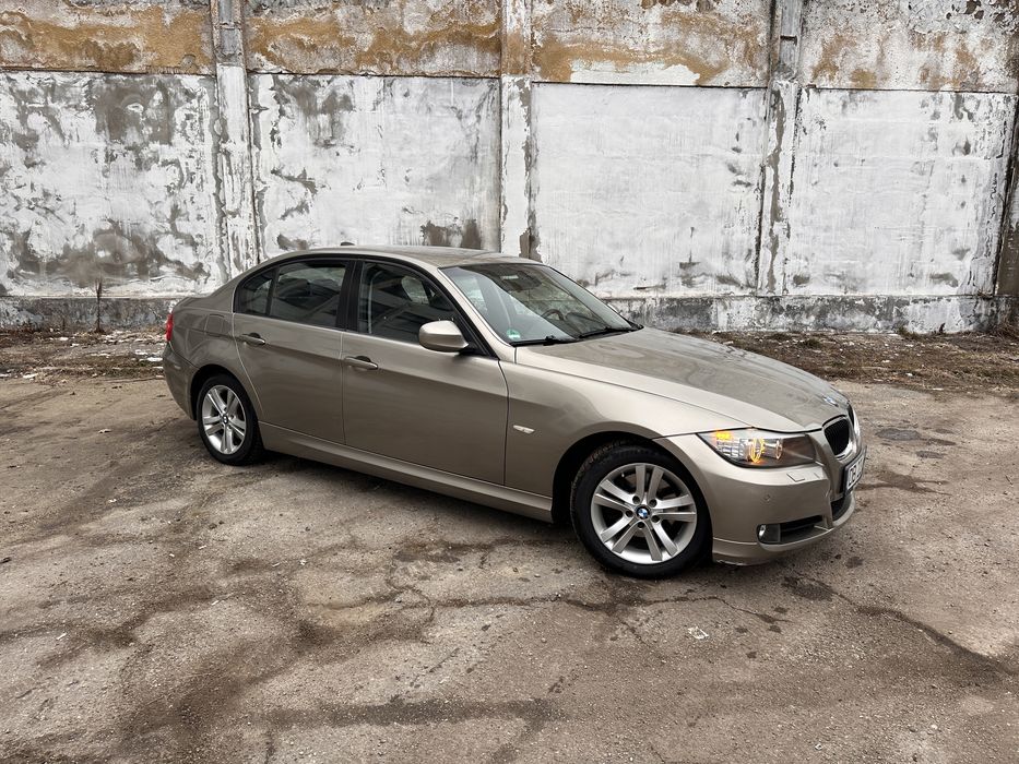 Bmw E90 facelift 318 Automat