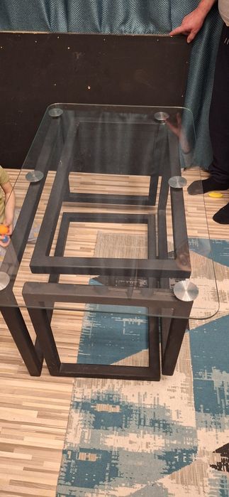 Masa metalica cu blat din sticla