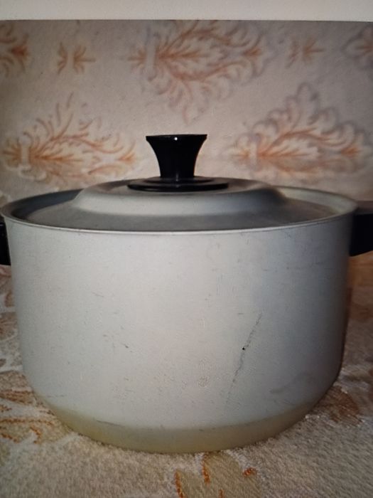 Продам  много разных кастрюль