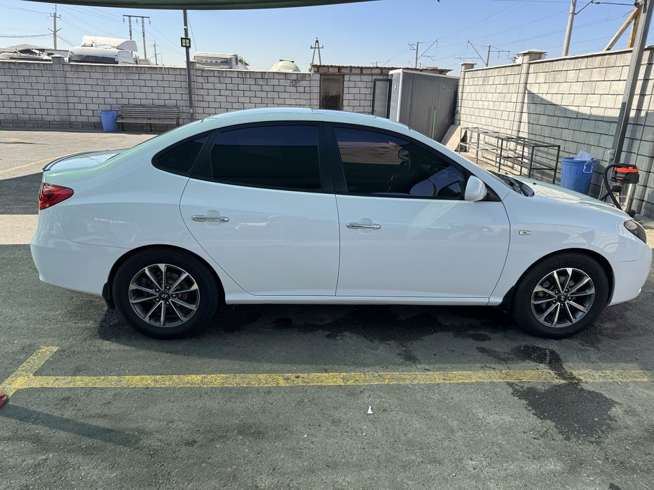 Hyundai Avante 2009 HD