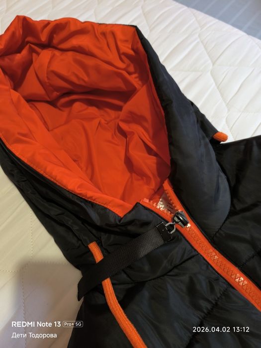 Продавам чисто ново зимно яке.