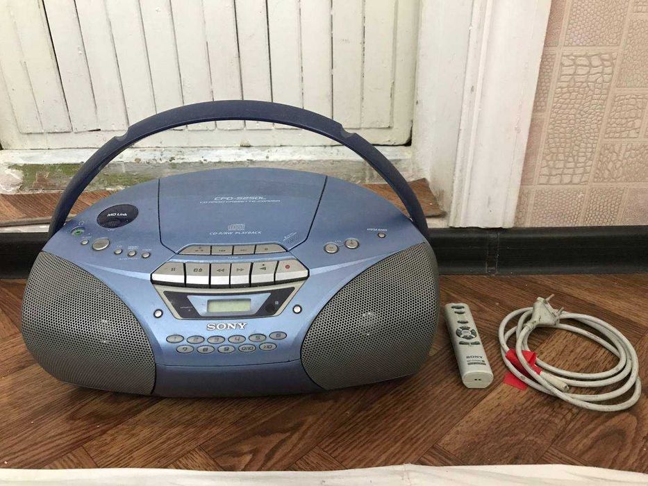 Продам магнитофон SONY