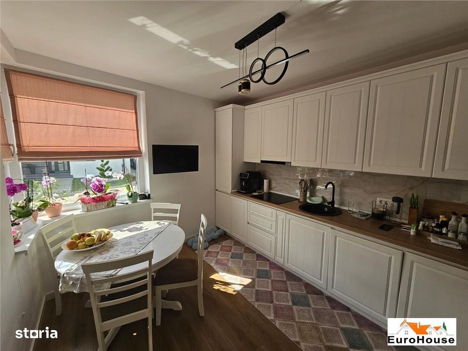 Casa insiruita - colt  de vanzare in Alba Iulia