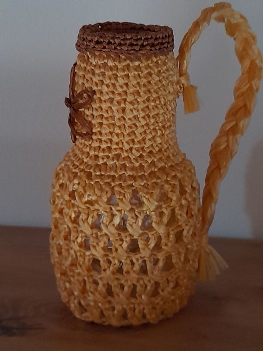 Carafă handmade împletită manual