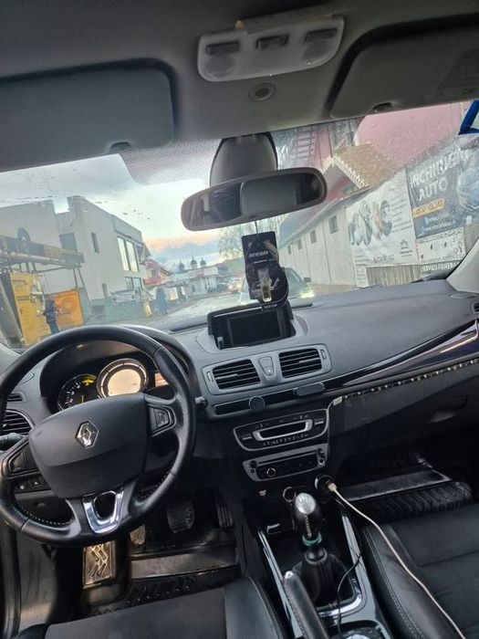 Renault Megane bose facelift.