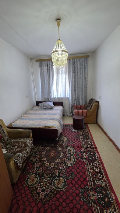 Продам 4 комнатную квартиру