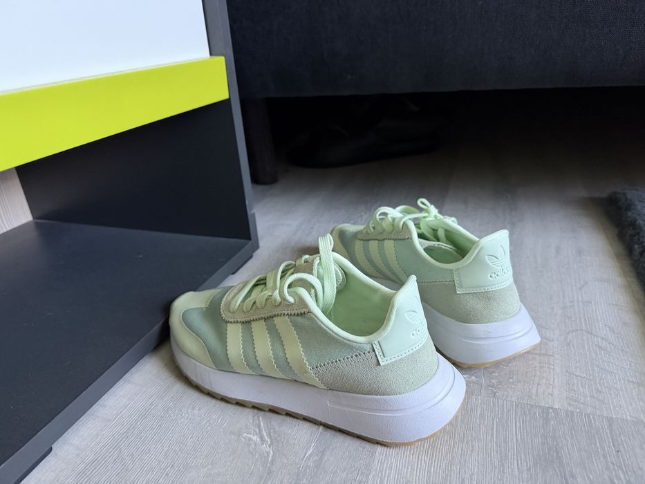 Обувки ADIDAS в добро състояние!