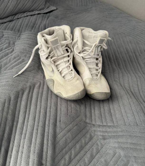 продам nike tawa