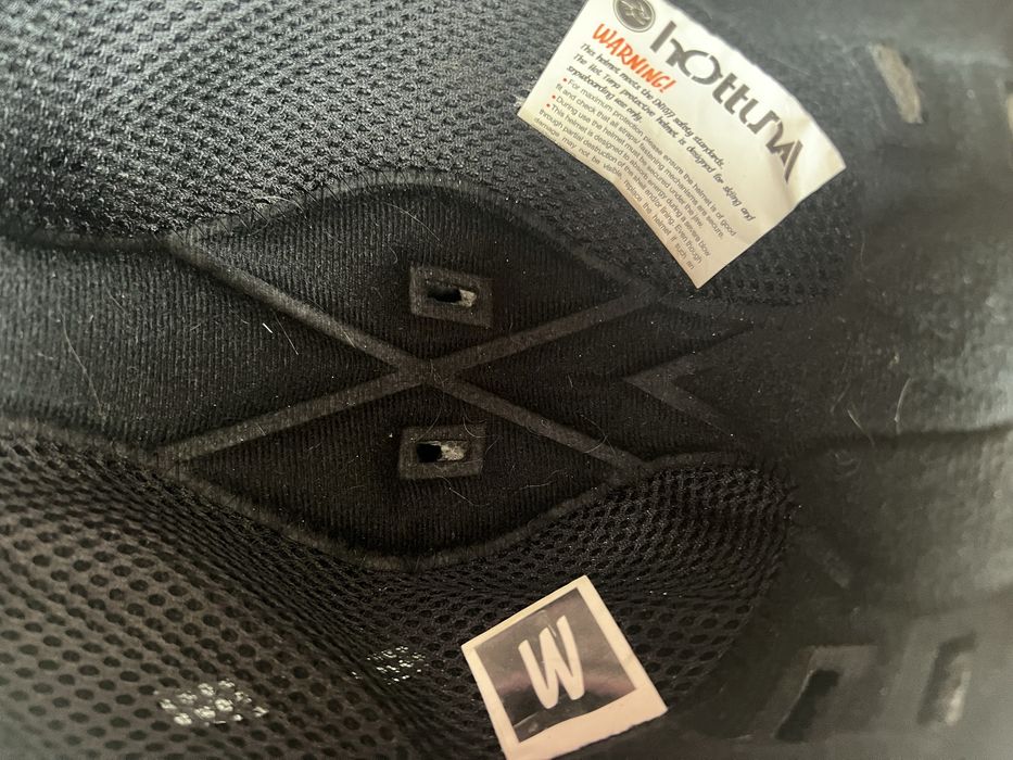 Ски каска размер М с подарък ски ръкавици