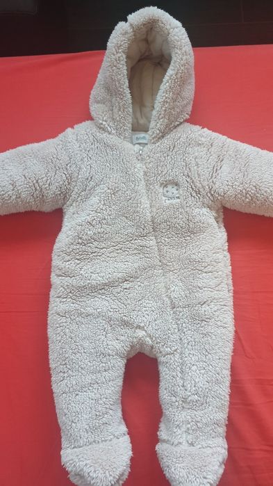 Бебешко яке и космонавт