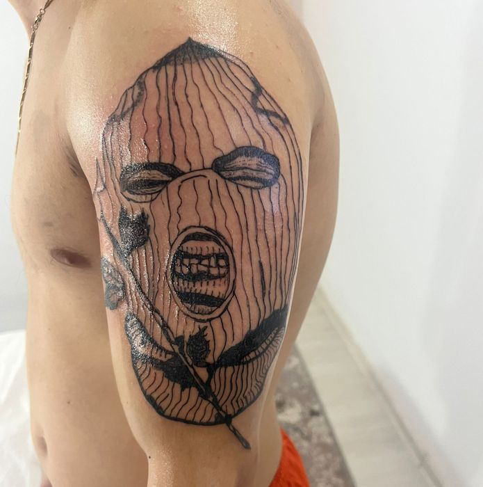 Tatuaje permanente.