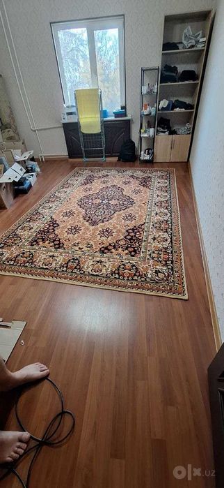 Палас 200*300, толстый, в отличном состоянии