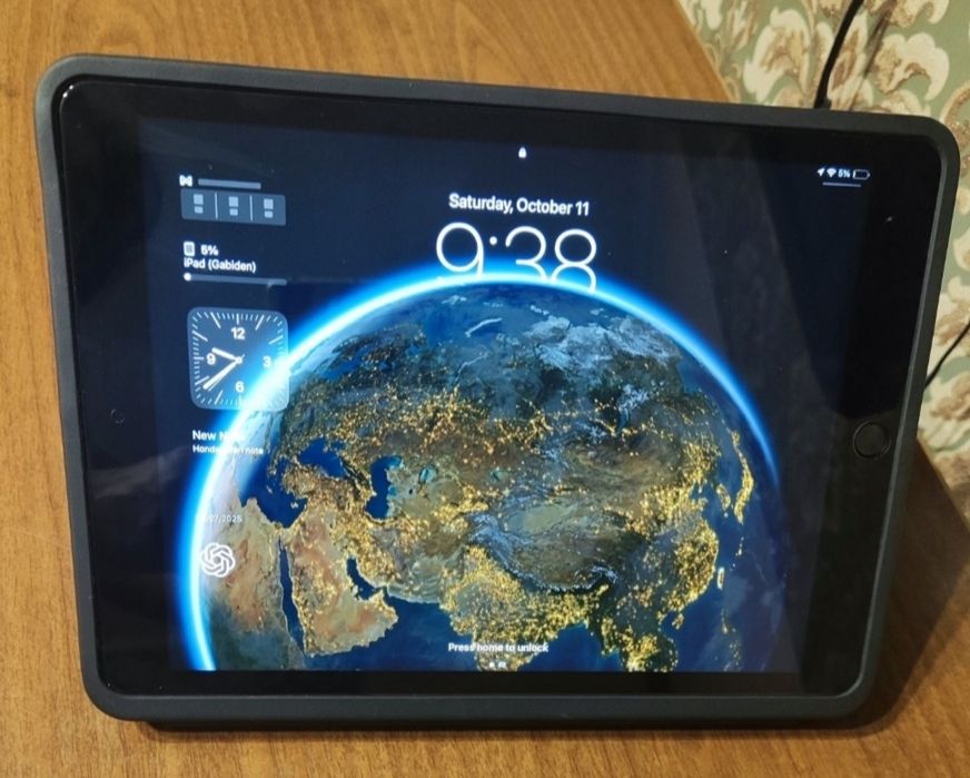 Продам Планшет Apple