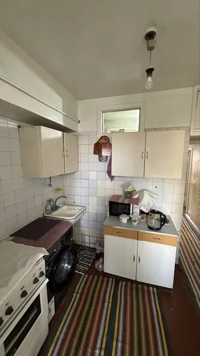 Срочно! Квартира на Ц4-Корзинка 3/4/4 общ пл 75м,балкон 2*6