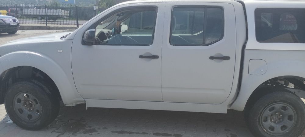 Vand nisan navaro 2007 2.5 acte valabile masina intretinuta