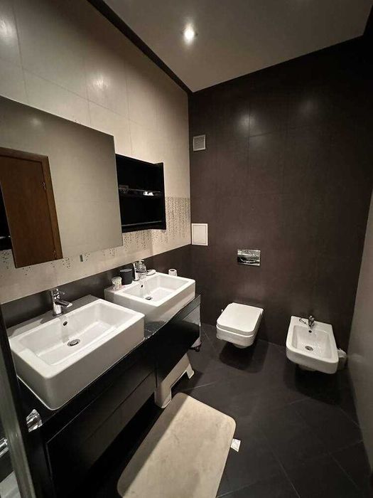 Дава се под наем Многостаен апартамент в София, Витоша - 300 кв.м за 1900 € - Снимка #8