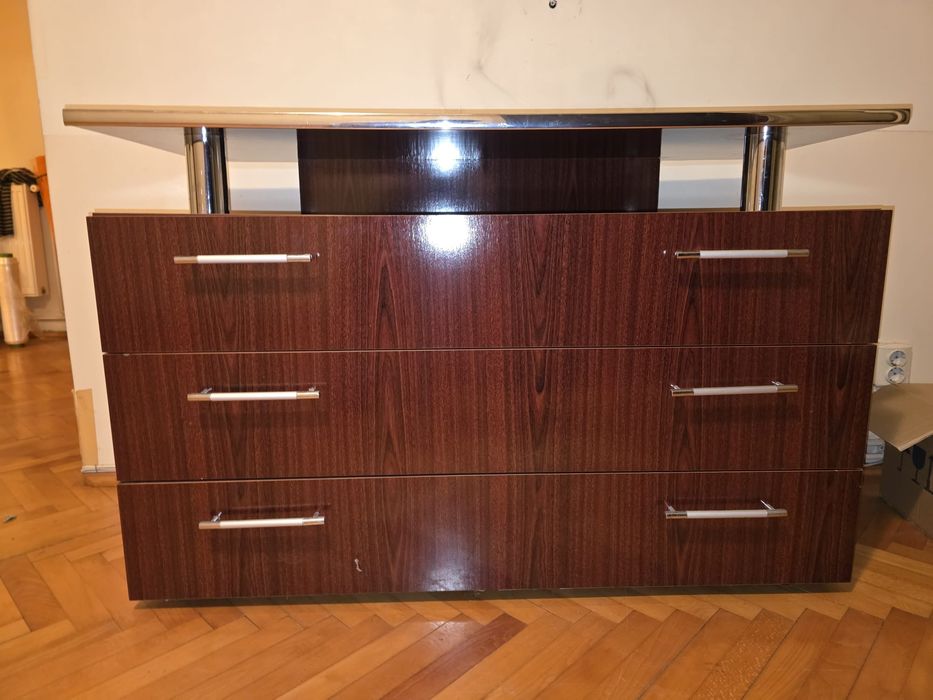 Comodă mare, Dulap dresing