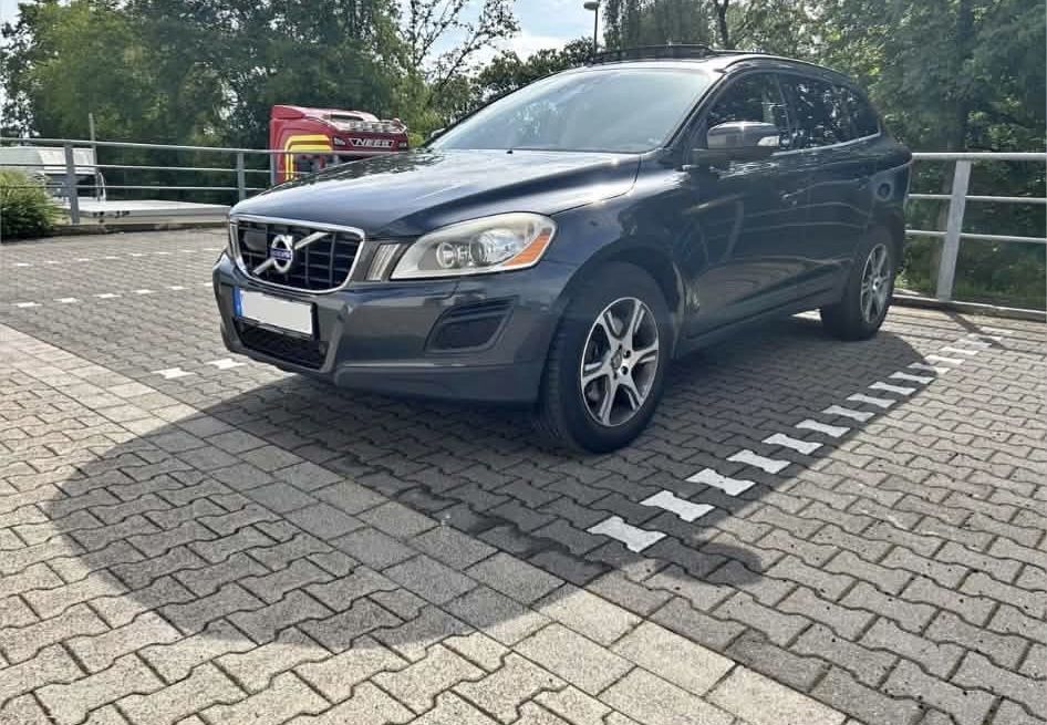 Vând Volvo XC60
