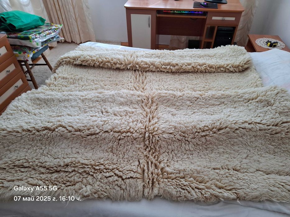 Китеник естествена вълна. Размер 2,85 на 2,15 метра. Нов, неизползван.