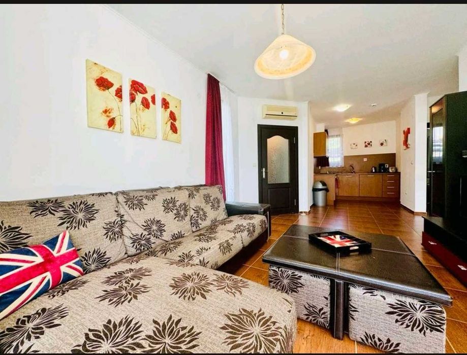 Продава се Тристаен апартамент в с. Кошарица, Област Бургас - 100 кв.м за 859 €/кв.м - Снимка #2