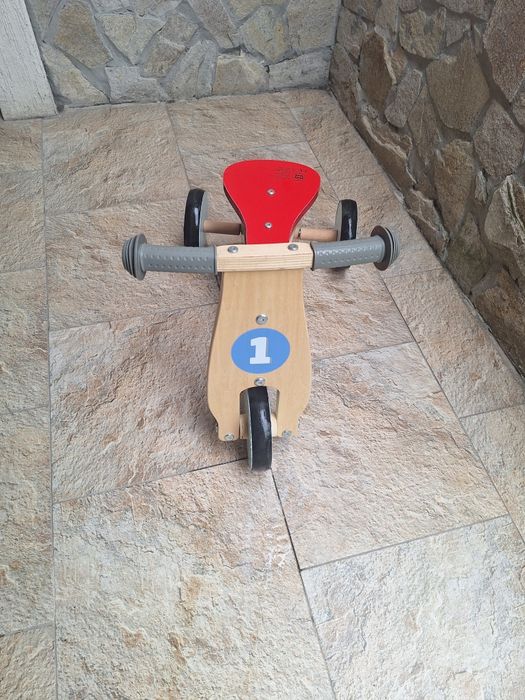 Дървена триколка