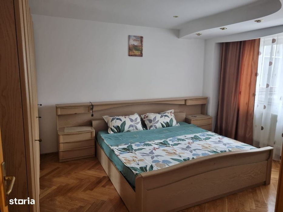 Apartament 4 camere / Vedere Spre Raul Olanesti / Ramnicu Valcea /